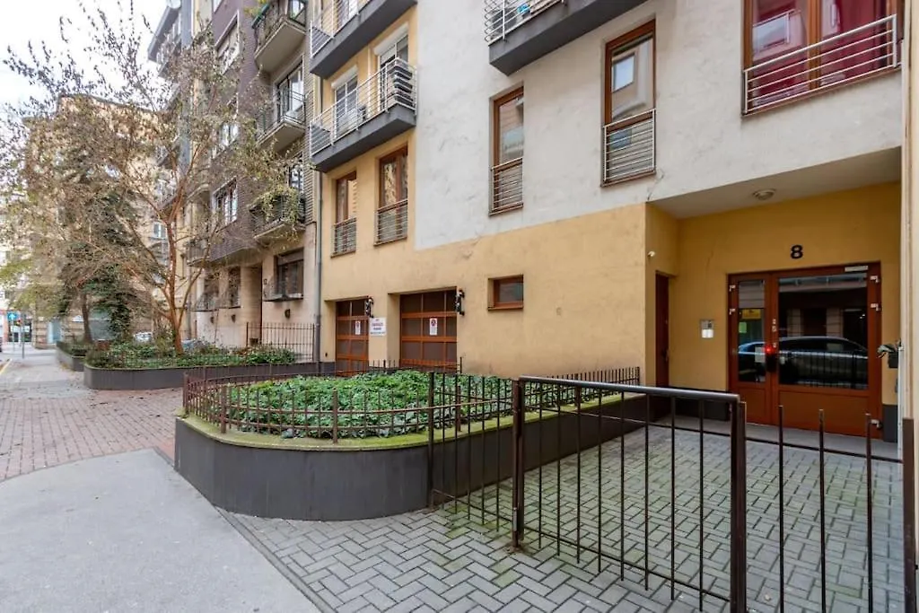 Bohemian Breeze Apartment Budapeste 0*,  Hungria