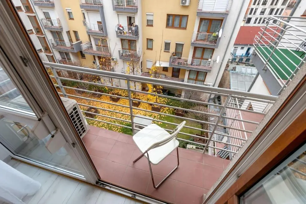 Bohemian Breeze Apartment Budapeste 0*,
